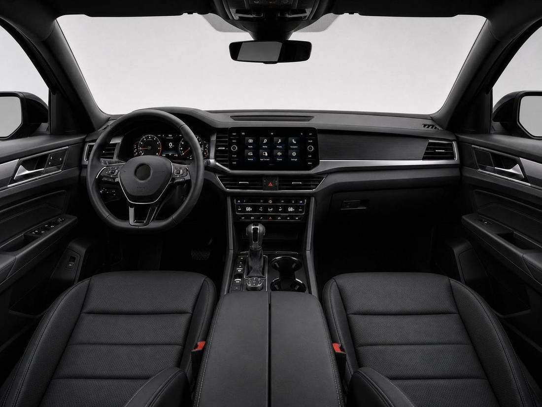 Koast Business SUV — Front cabin