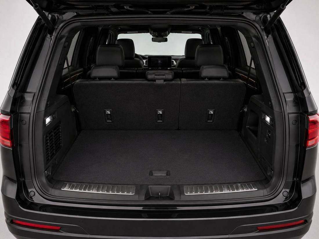 Koast Business SUV — Trunk space
