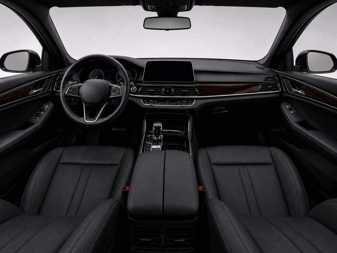 Koast Business Sedan — Front cabin